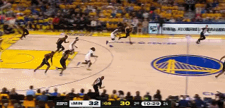 DB真人旗舰外线开火！亚历山大-沃克弧顶接球追身三分一箭穿心