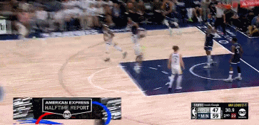 DB真人旗舰摧枯拉朽！兰德尔超远三分命中 随后抢攻冲击篮筐打成2+1连得6分